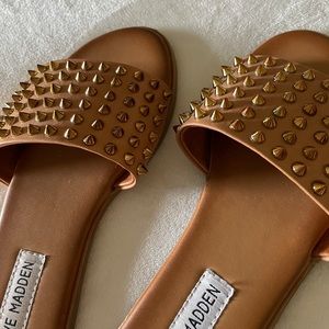 Steve Madden Studded Slide Sandals, size 6